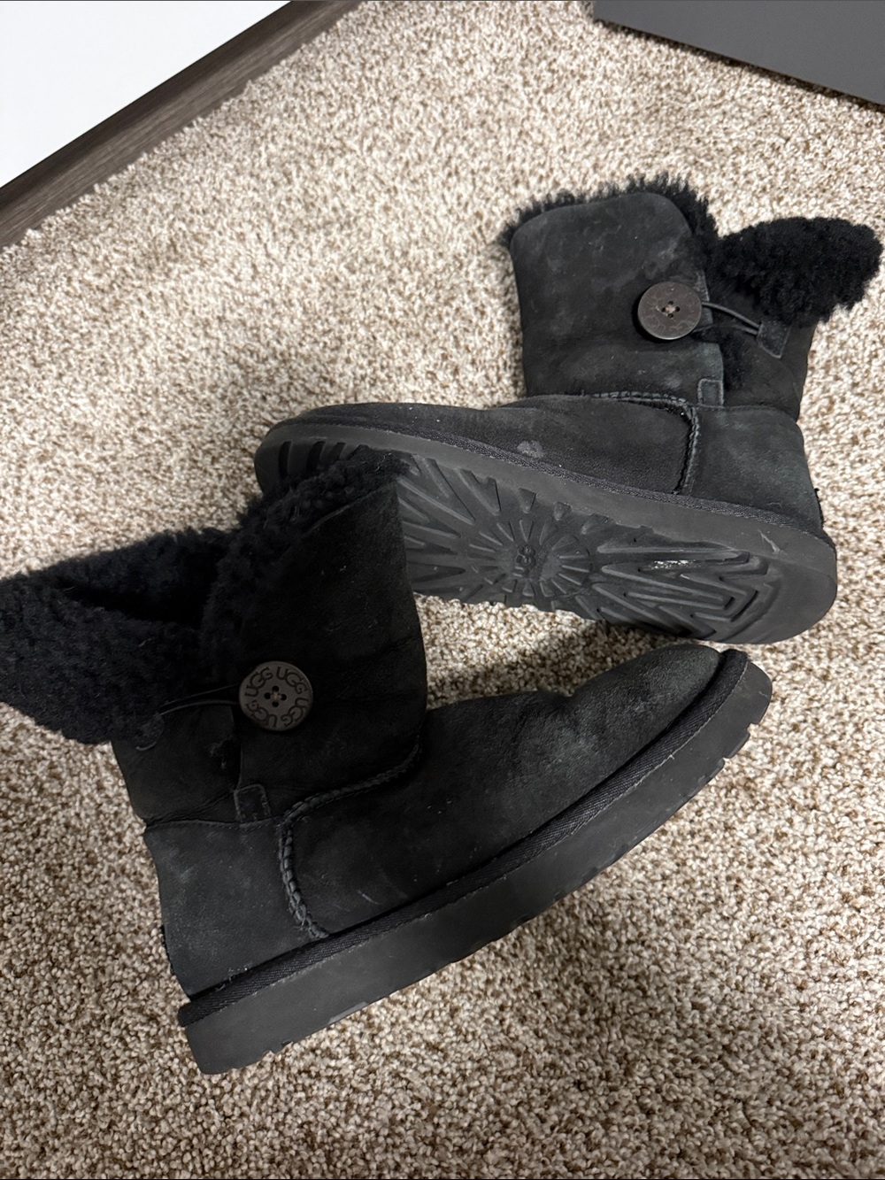 Ugg Short Bailey Button Black Shearling Boots